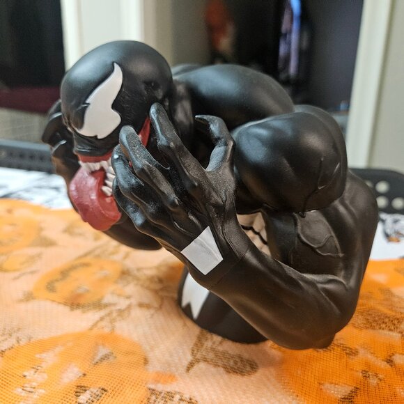 Marvel Venom Bust Figure Coin Piggy Bank Spider-Man 6" - Picture 6 of 10